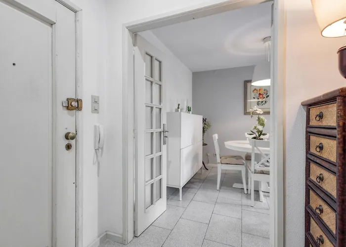 Cosy Flat By The Beach,